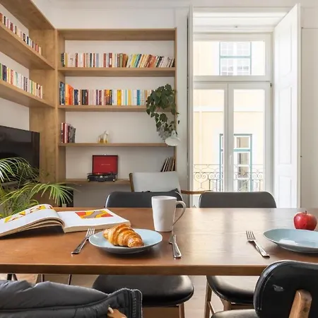 Plum Guide - North Wind Apartamento Lisboa